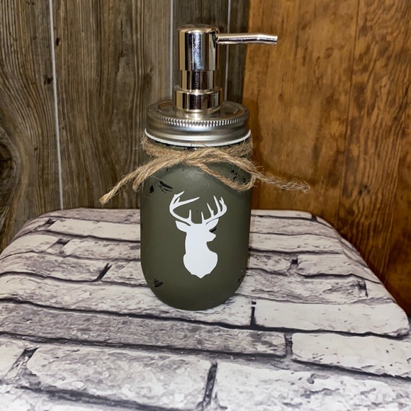 Farmhouse rustic hand made mason jar soap dispenser - Picture 1 of 6